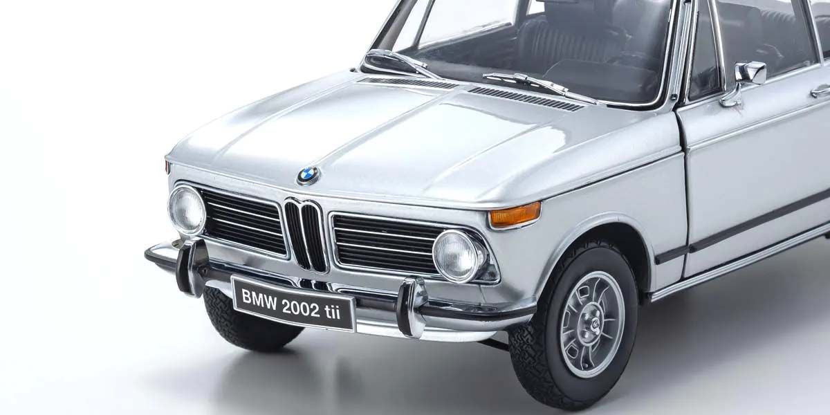 Kyosho Diecast BMW 2002 Tii 1972 Argent 1/18 KS08543S