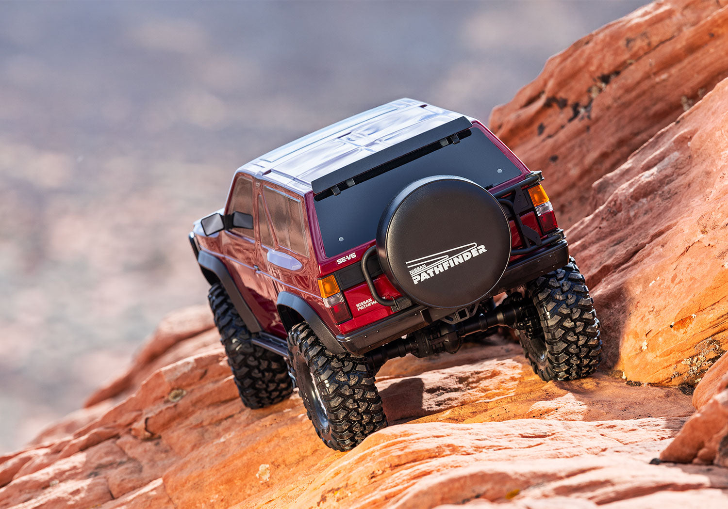 Traxxas TRX-4 Nissan Pathfinder Clipless RTR 110056-4