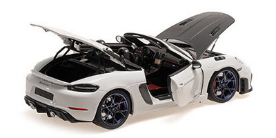 MiniChamps Porsche Spyder RS Weissach Wit 1/18 110063131