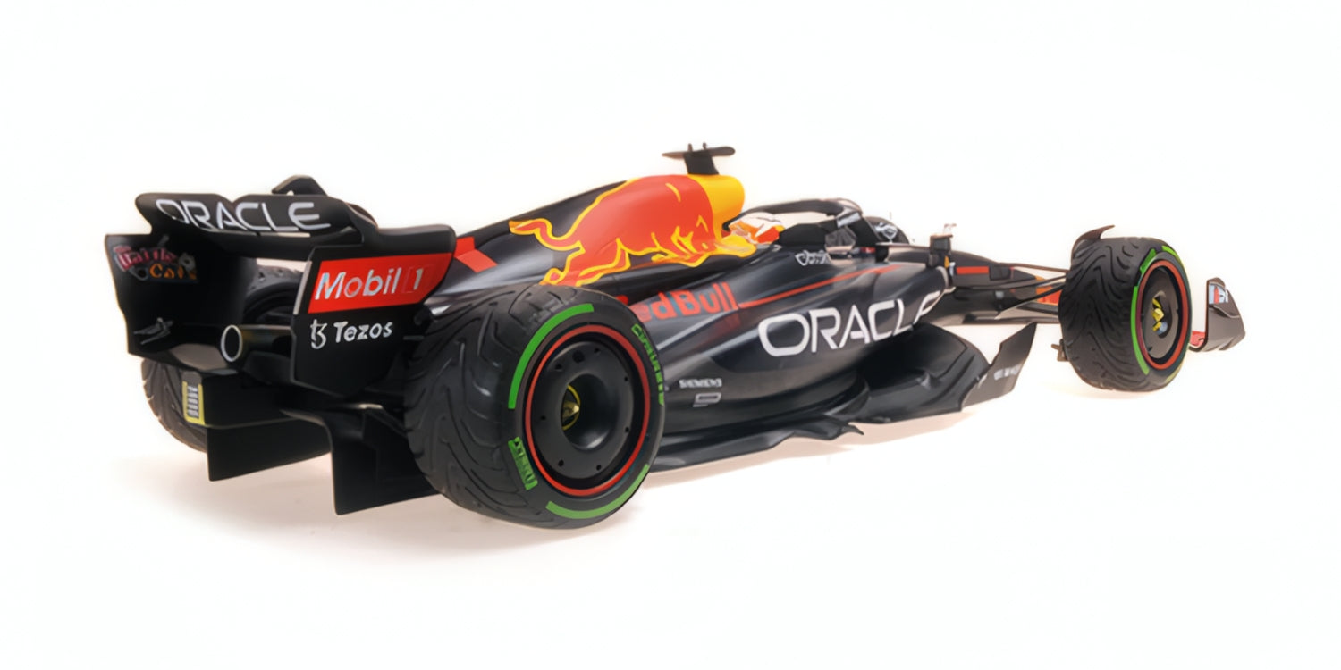 MiniChamps Red Bull RB18 1 Max Verstappen Japon 2022 127221801