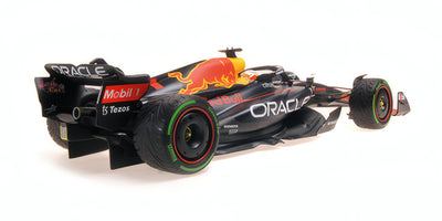 MiniChamps Red Bull RB18 1 Max Verstappen Japan 2022 127221801