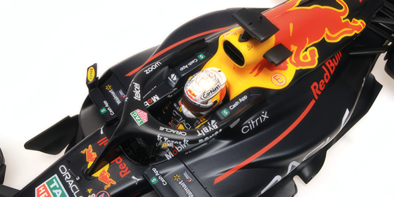 MiniChamps Red Bull RB18 1 Max Verstappen Japon 2022 127221801