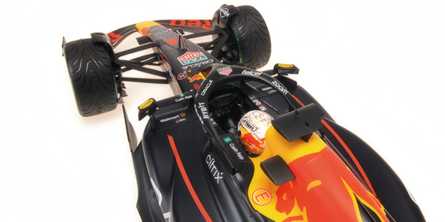 MiniChamps Red Bull RB18 1 Max Verstappen Japon 2022 127221801