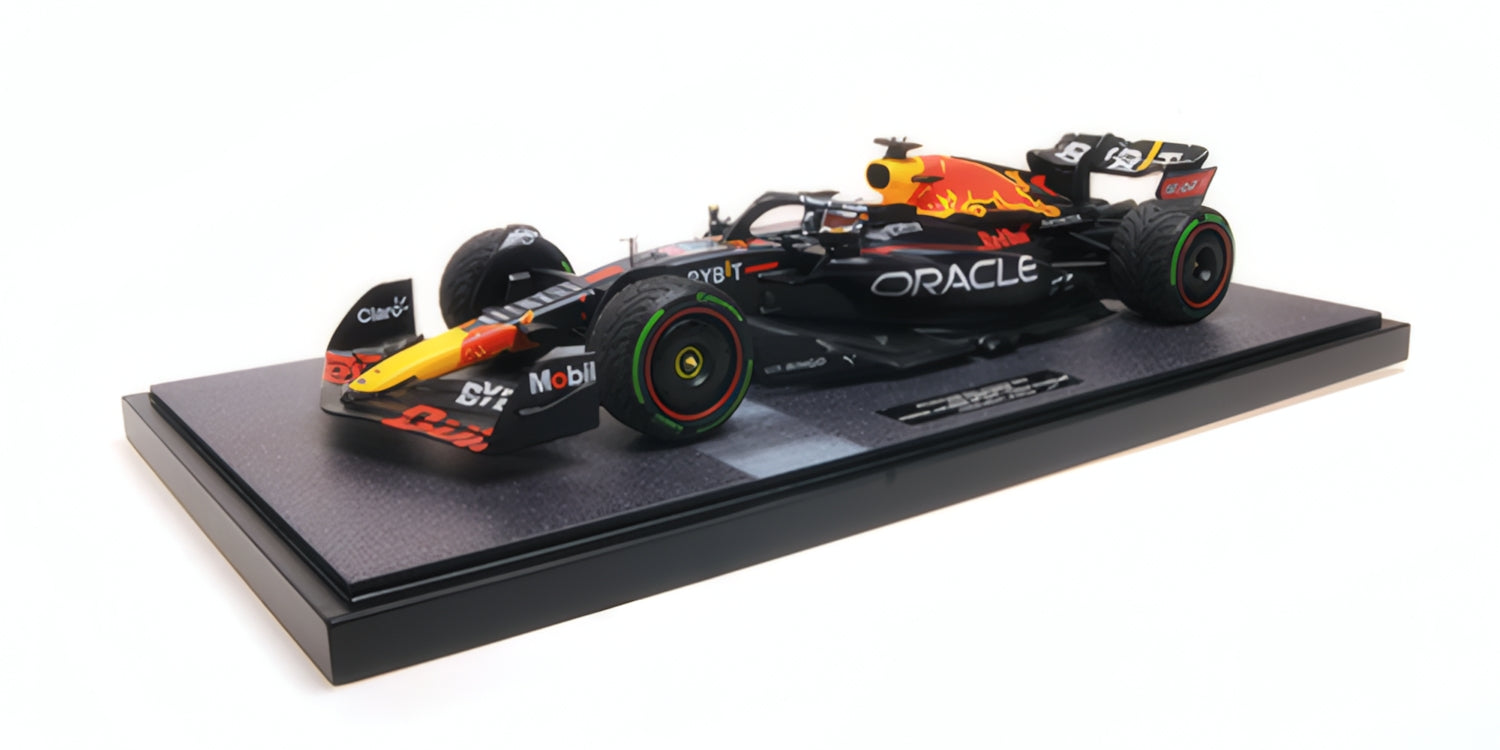 MiniChamps Red Bull RB18 1 Max Verstappen Japon 2022 127221801