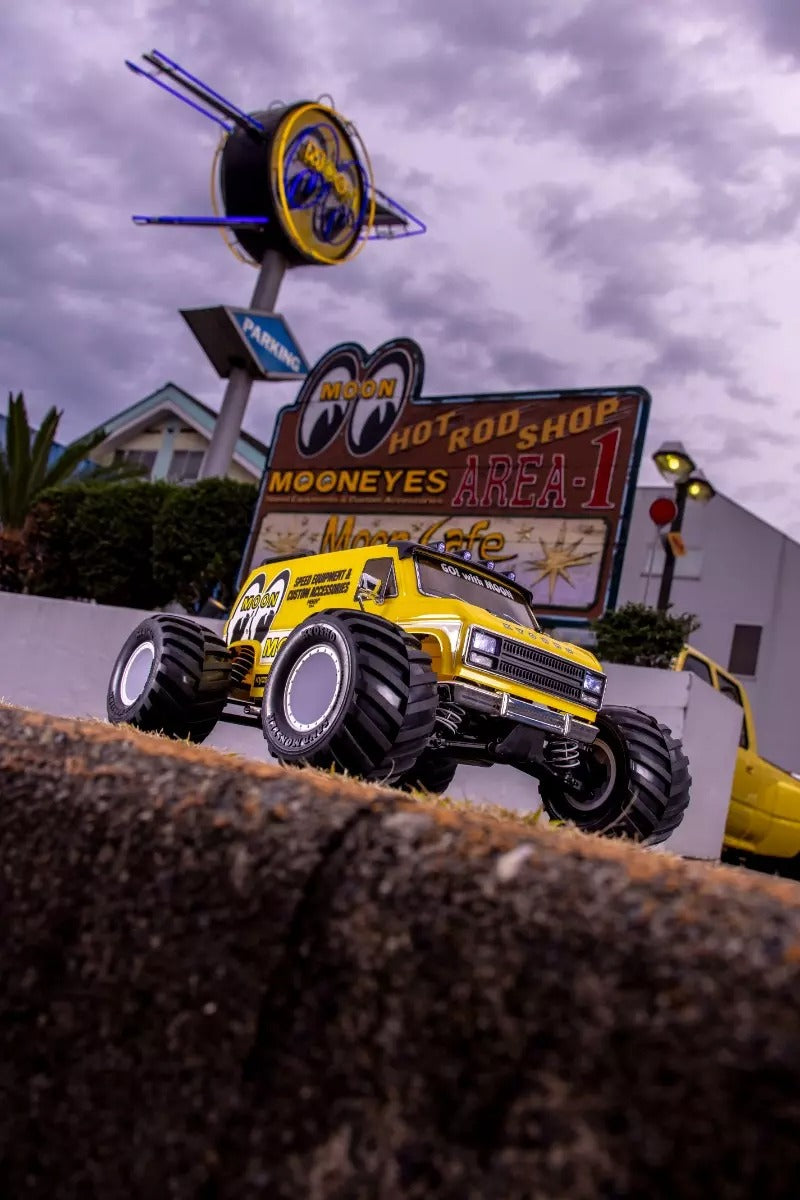 Kyosho Fazer FZ-02-L MadVan MOONEYES 4WD RTR 34413T1B