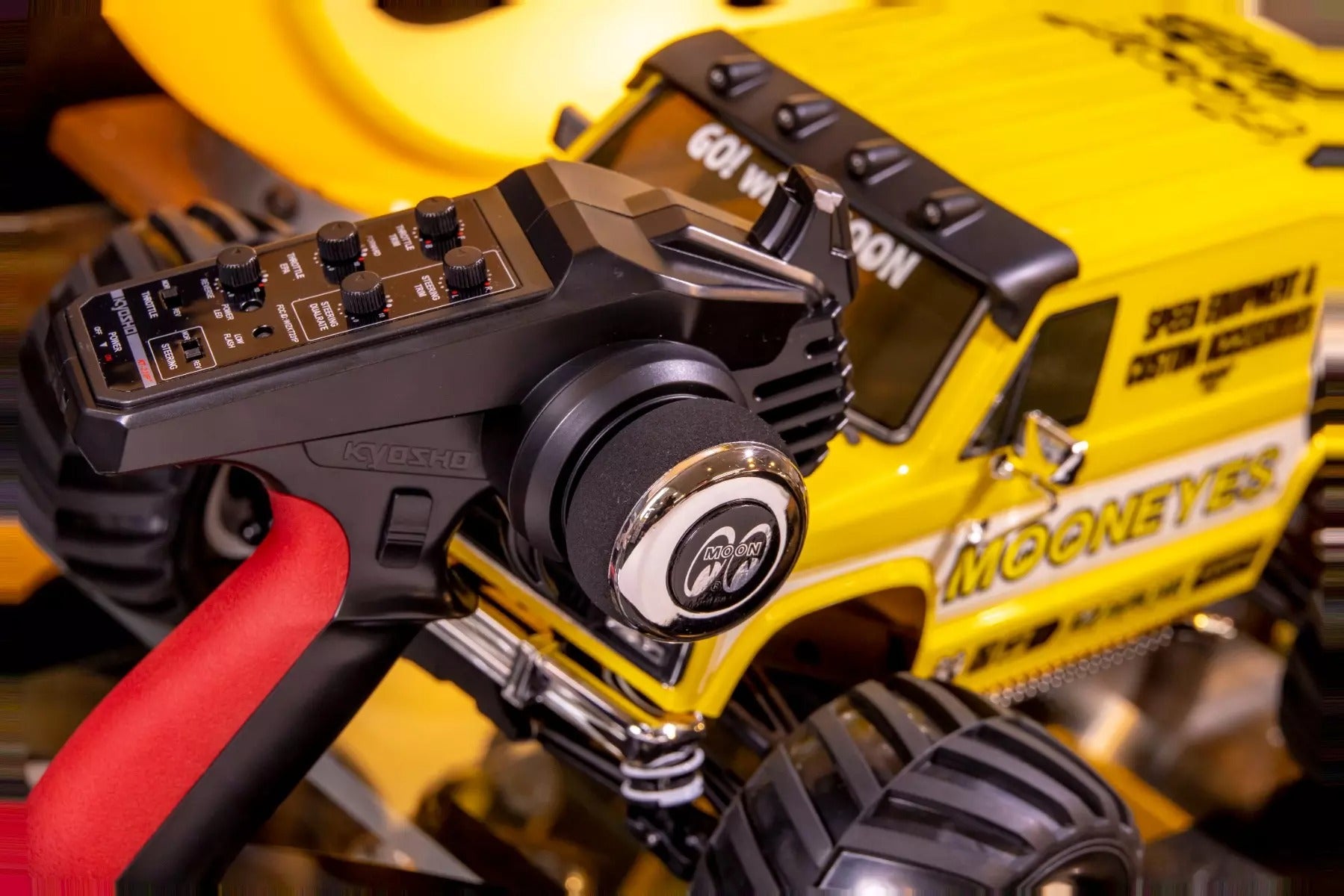 Kyosho Fazer FZ-02-L MadVan MOONEYES 4WD RTR 34413T1B