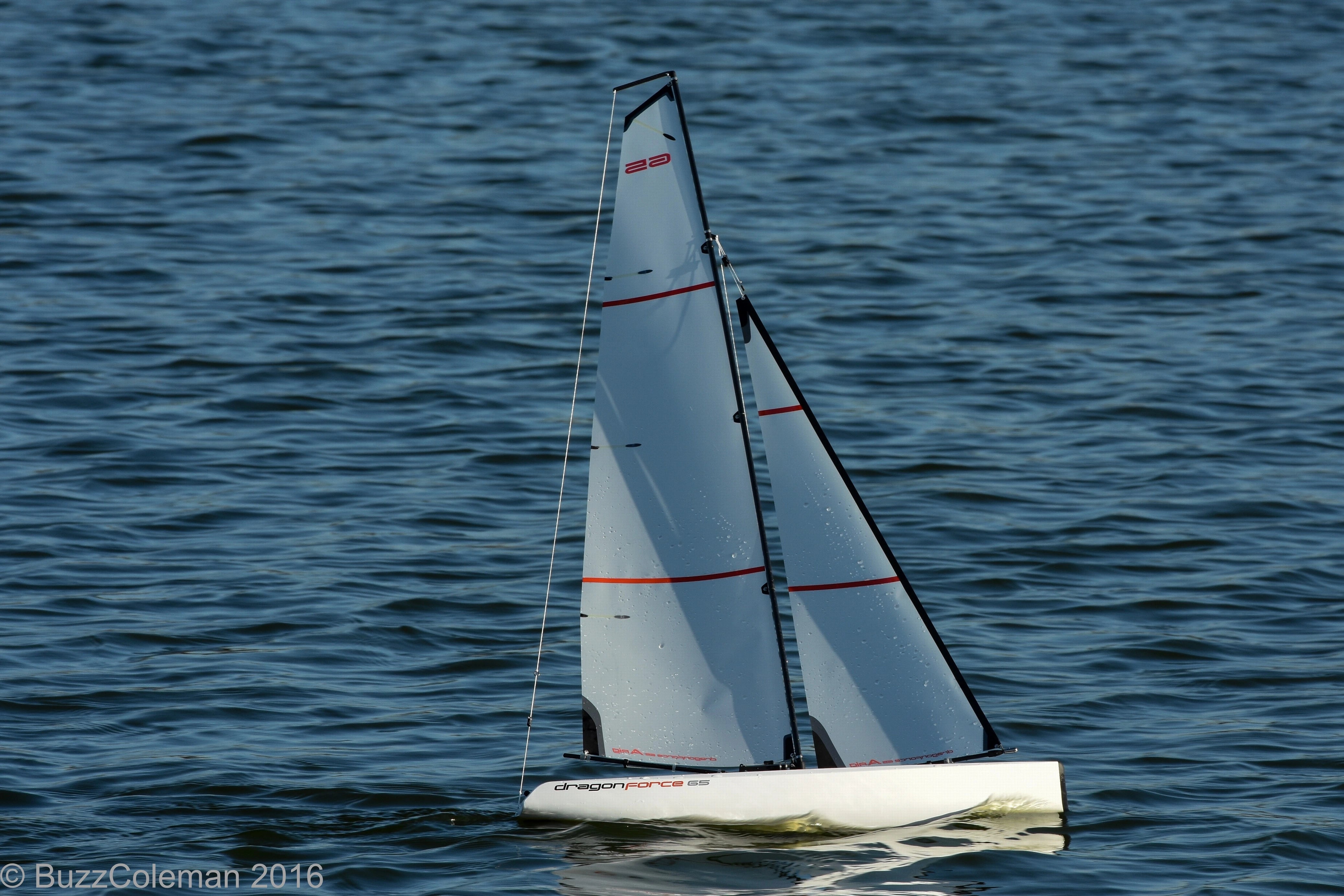 Joysway Barca a vela Dragon Force 65 V8 + FlySky i6 RTR JW8815V8