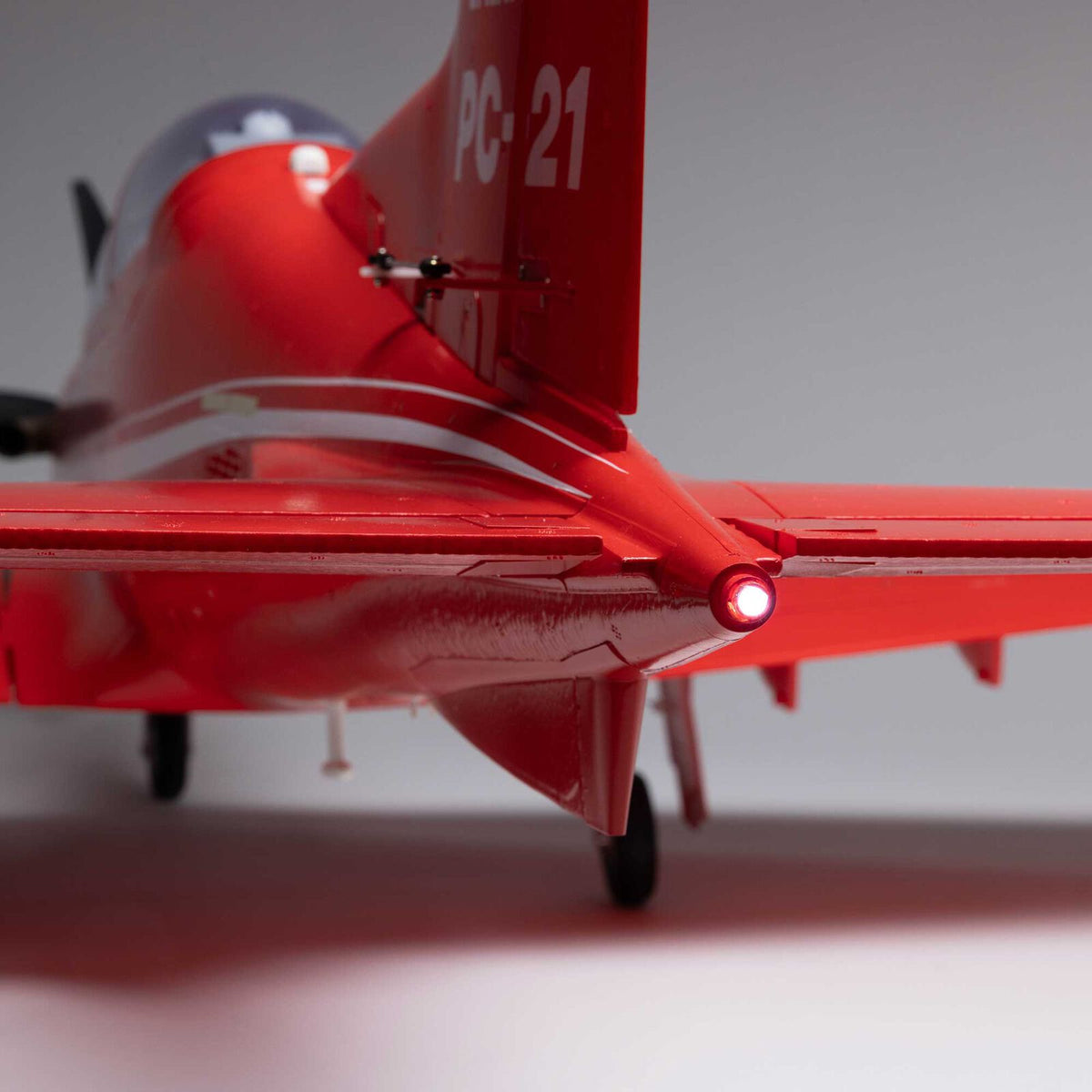 E-Flite Pilatus PC-21 1,3 m PNP EFL14975