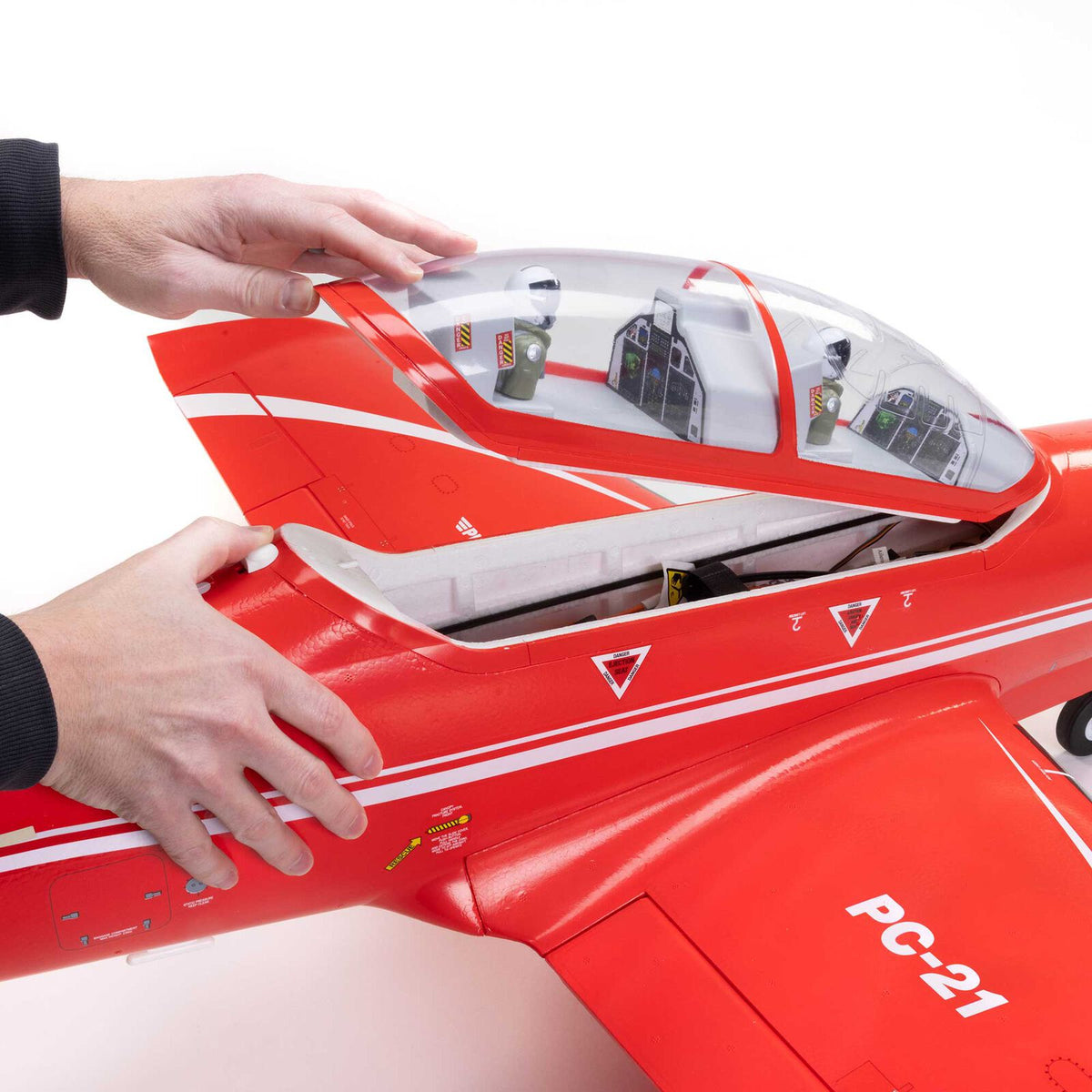 E-Flite Pilatus PC-21 1,3 m PNP EFL14975