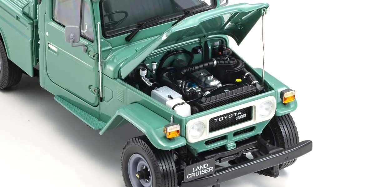 Kyosho Diecast Toyota Land Cruiser 40 Pick Up 1980 Fashion Green 1/18