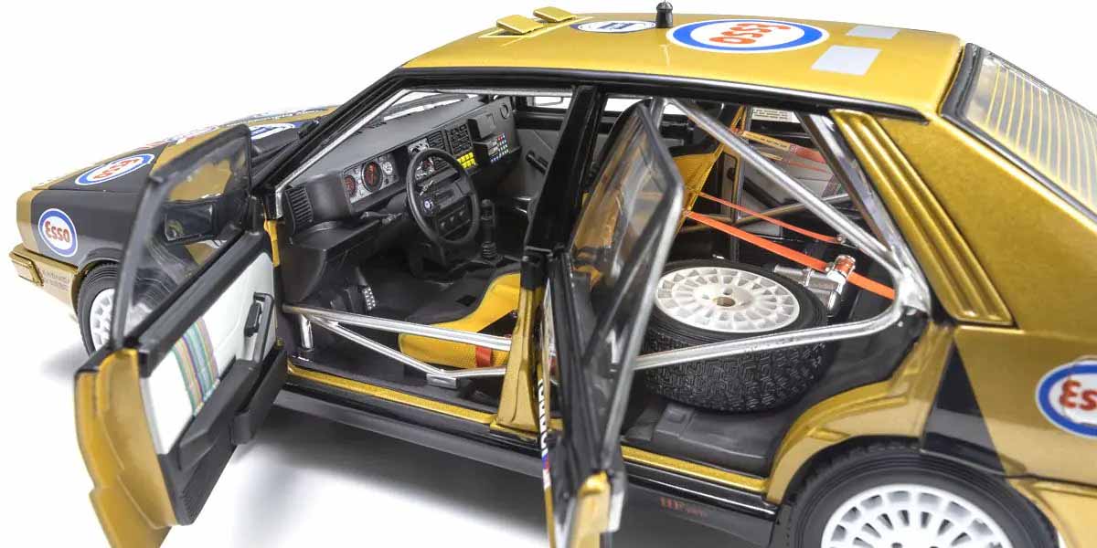 Kyosho Diecast Lancia Delta HF 4WD Rally Piancavallo 1987 Esso N°1 1/18 KS08960D
