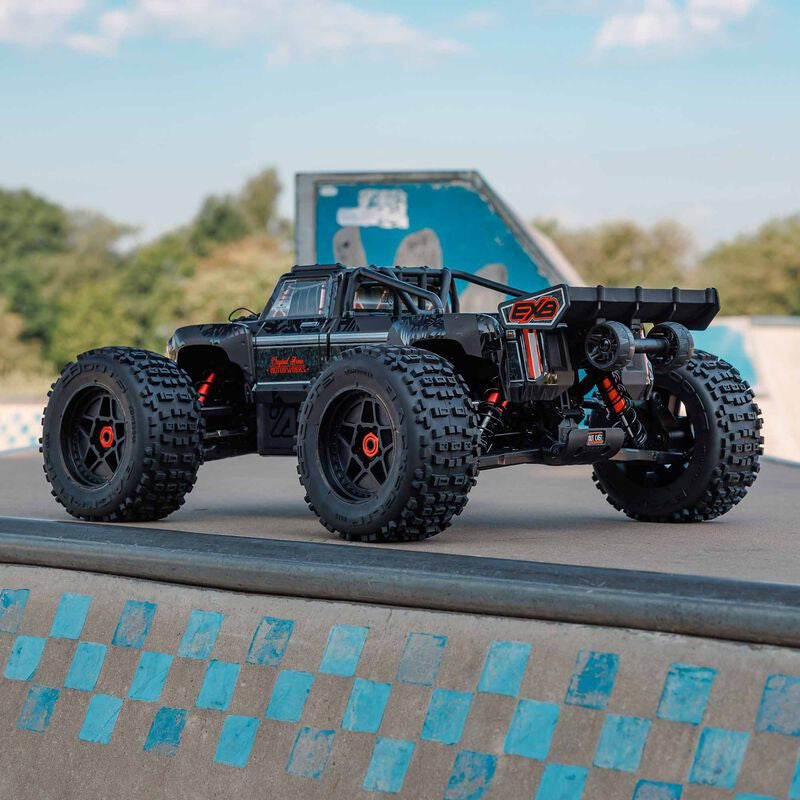 Arrma Stunt Truck Outcast 8S 4x4 BLX EXB RTR ARA5810V2T1