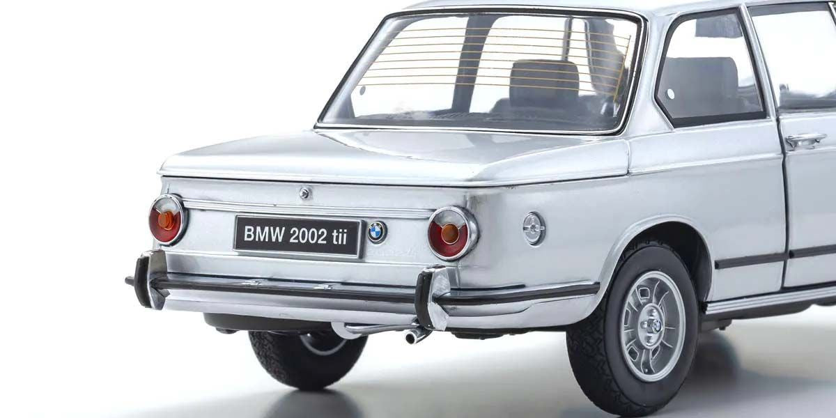 Kyosho Diecast BMW 2002 Tii 1972 Argent 1/18 KS08543S