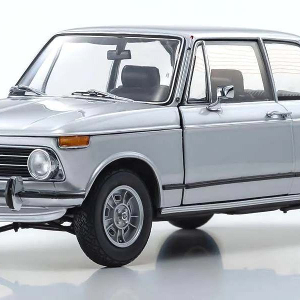 【京商】1/18　BMW2002tii 21年ぶりに再販！ 京商から「1/18スケール BMW2002tii」が登場