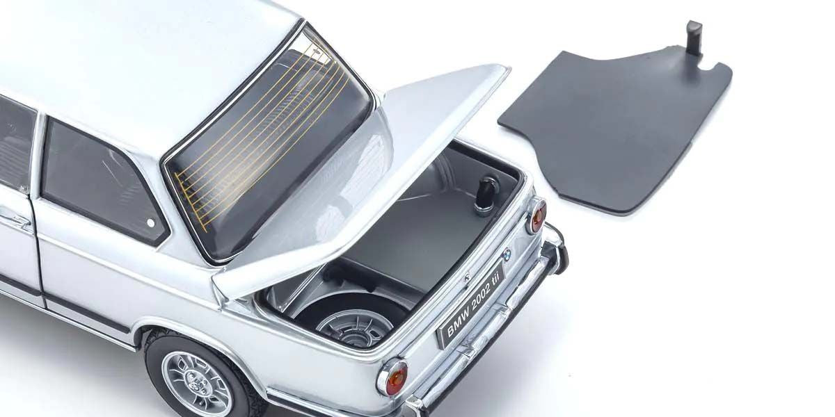 Kyosho Diecast BMW 2002 Tii 1972 Silver 1/18 KS08543S