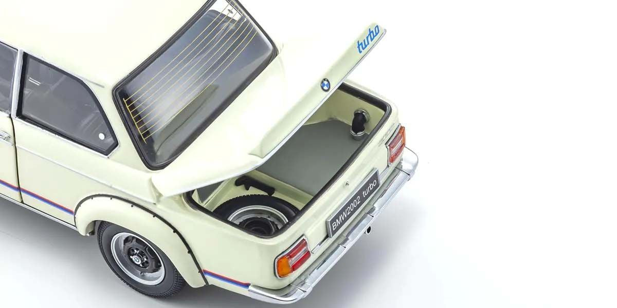 Kyosho Diecast BMW 2002 Turbo 1974 White 1/18 KS08544W