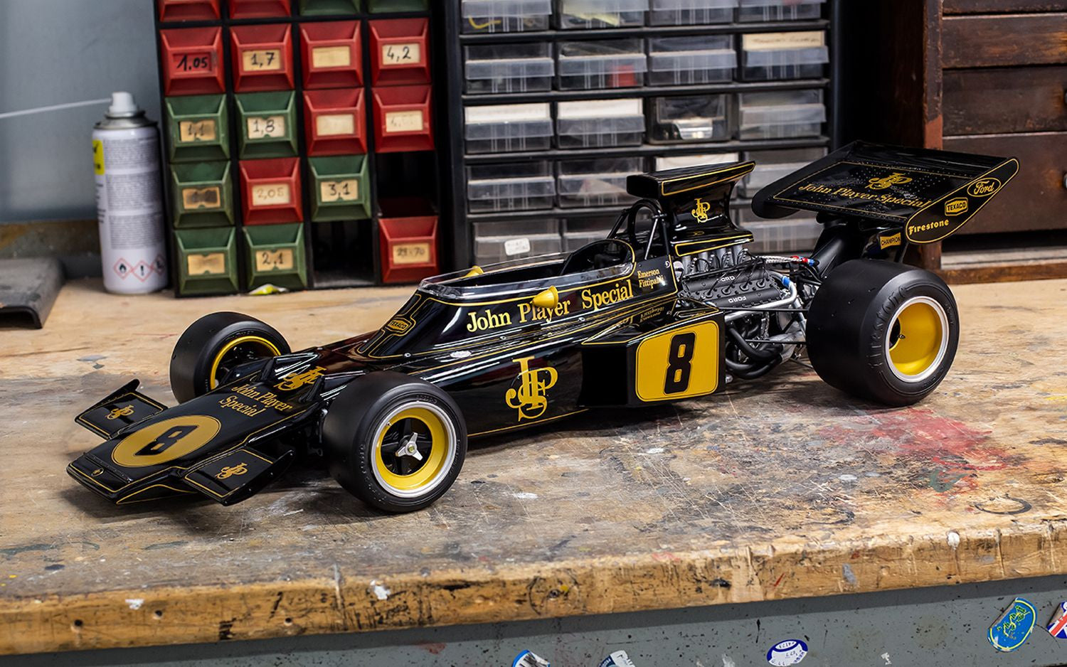 Ce fabricant de miniatures reproduit fidèlement la F1 pilotée par