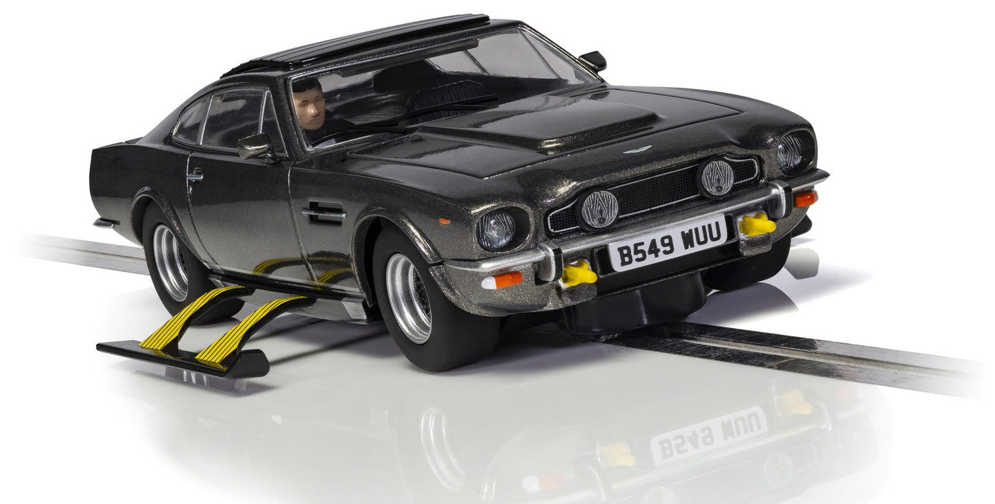 https://www.rcteam.com/cdn/shop/files/scalextric-voiture-james-bond-aston-martin-v8-standard-c4239.jpg?v=1705767520&width=1450